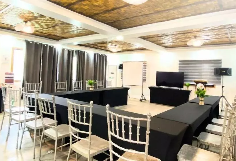 Punta Isla Lake Resort