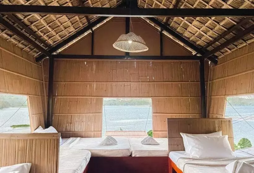 Punta Isla Lake Resort