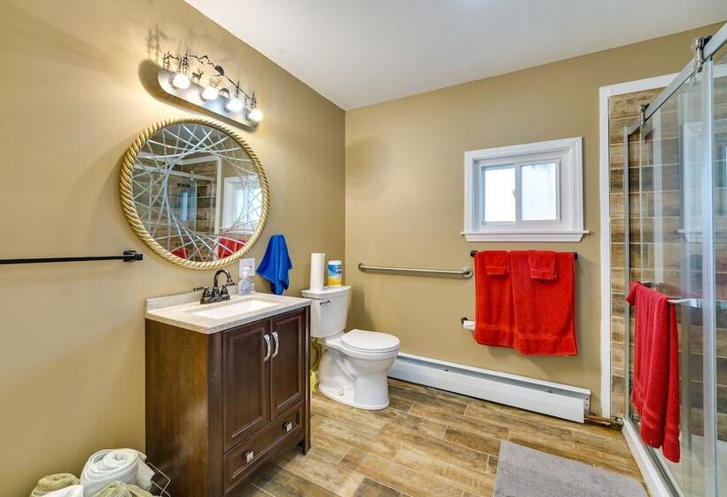 Quiet Country Home By Shay Lake!