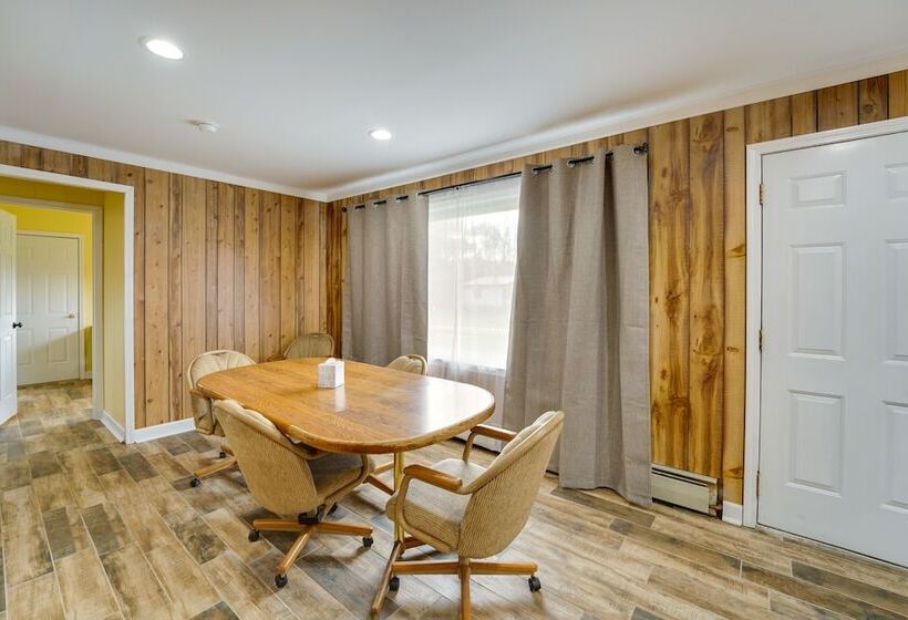 Quiet Country Home By Shay Lake!