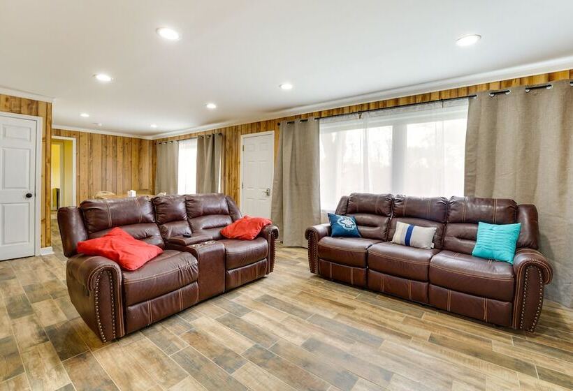 Quiet Country Home By Shay Lake!