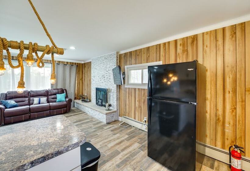 Quiet Country Home By Shay Lake!