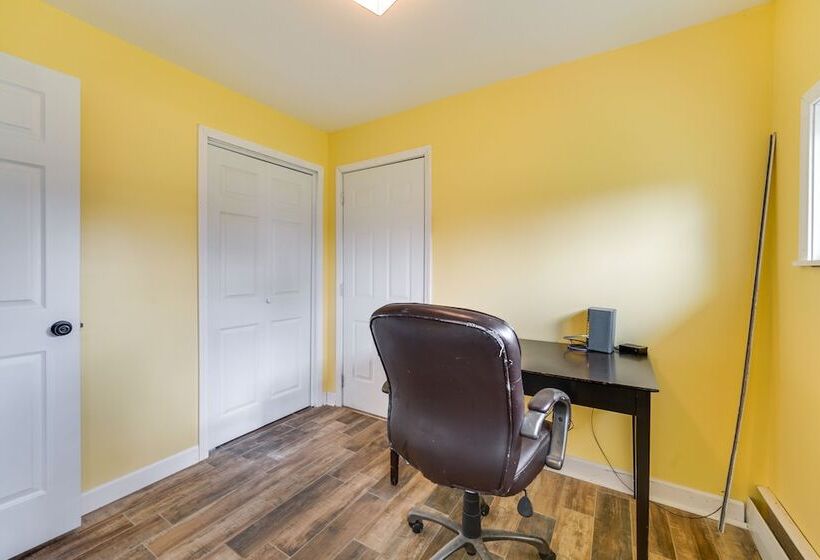 Quiet Country Home By Shay Lake!