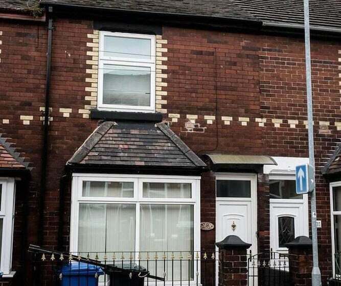 Резиденция Stay Comfortable Close To City Centre 4 Bed House!