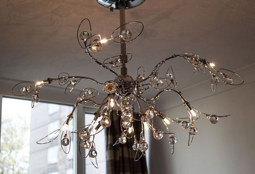 اقامتگاه London   4 Beds   Garden   Pet Friendly