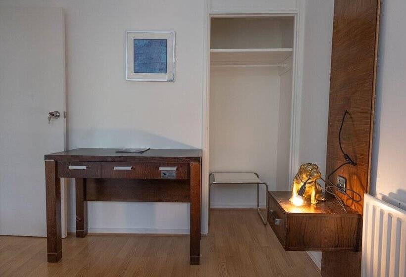 اقامتگاه London   4 Beds   Garden   Pet Friendly