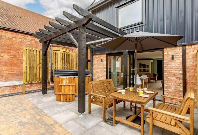 Roe Cottage, Disabled Adapted 2 Bedroom Hot Tub