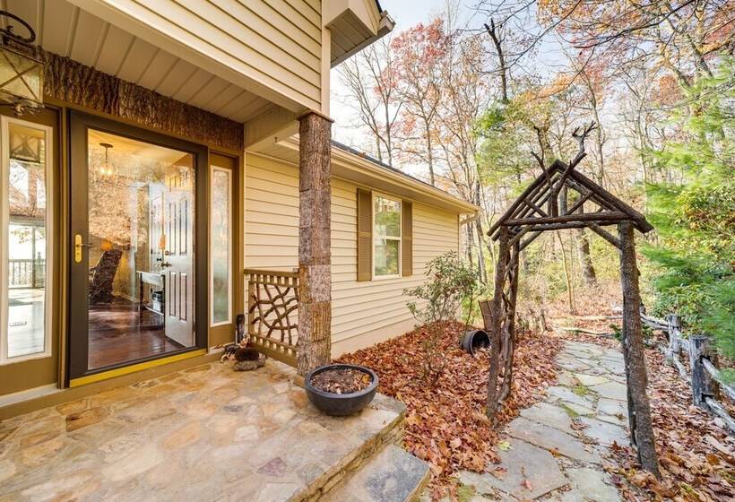 Cabin W/ Mountain Views: Near Cashiers & Highlands