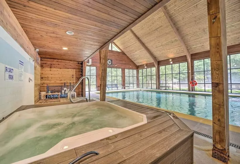 Cabin W/ Mountain Views: Near Cashiers & Highlands