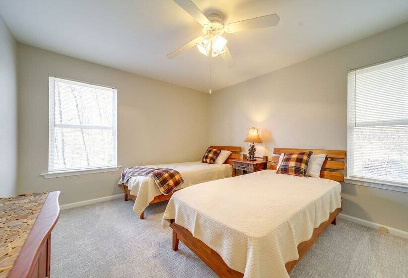 Cabin W/ Mountain Views: Near Cashiers & Highlands