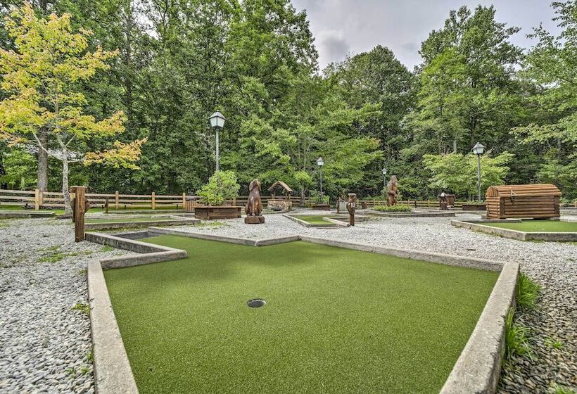 Cabin W/ Mountain Views: Near Cashiers & Highlands