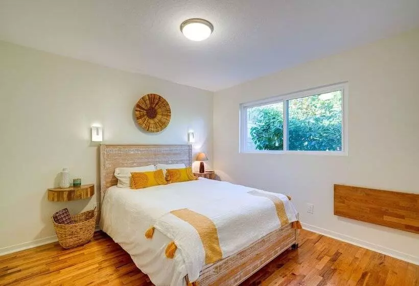 Monterey Bay 4br, 3ba, Hot Tub Near Beaches & Golf