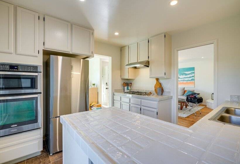 Seaside Home W/ Hot Tub & Patio: Close To Beaches!