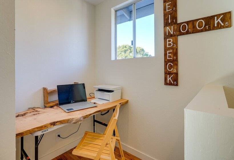 Seaside Home W/ Hot Tub & Patio: Close To Beaches!