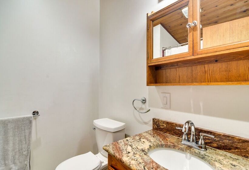 Serene, Coastal Largo Retreat: Minutes To Beaches!