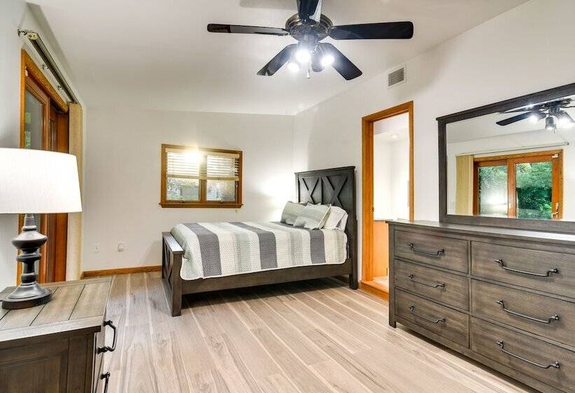 Serene, Coastal Largo Retreat: Minutes To Beaches!