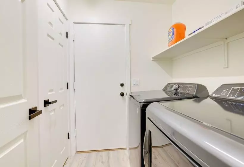 Spacious Estrella Oasis W/ Private Pool!