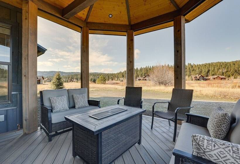 Spacious Mccall Home W/ Private Lake Access!