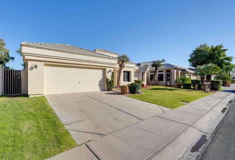 Spanish Style Glendale Home W/ Golf Course Views!