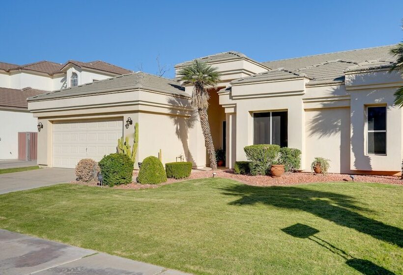 Spanish Style Glendale Home W/ Golf Course Views!