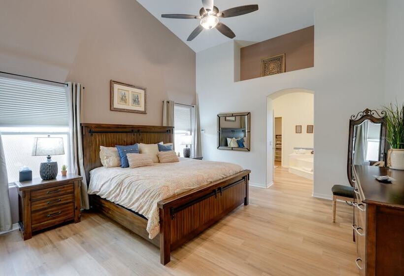 Spanish Style Glendale Home W/ Golf Course Views!