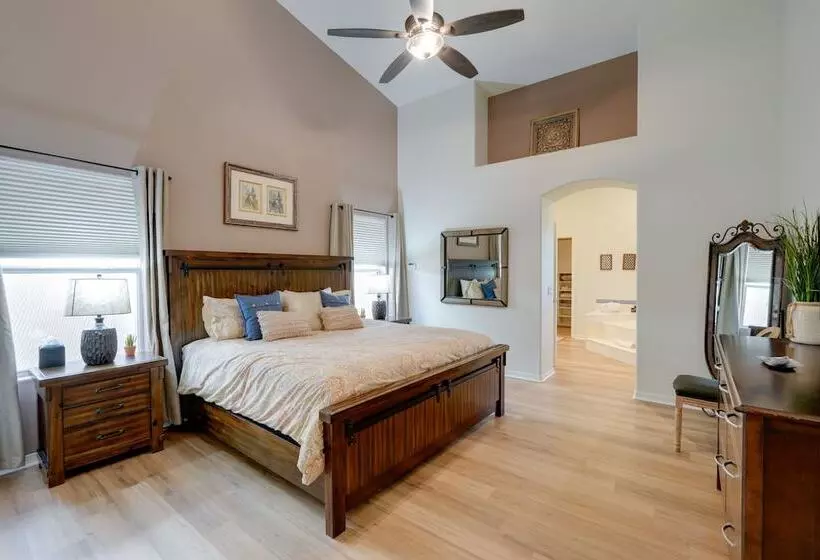 Spanish Style Glendale Home W/ Golf Course Views!