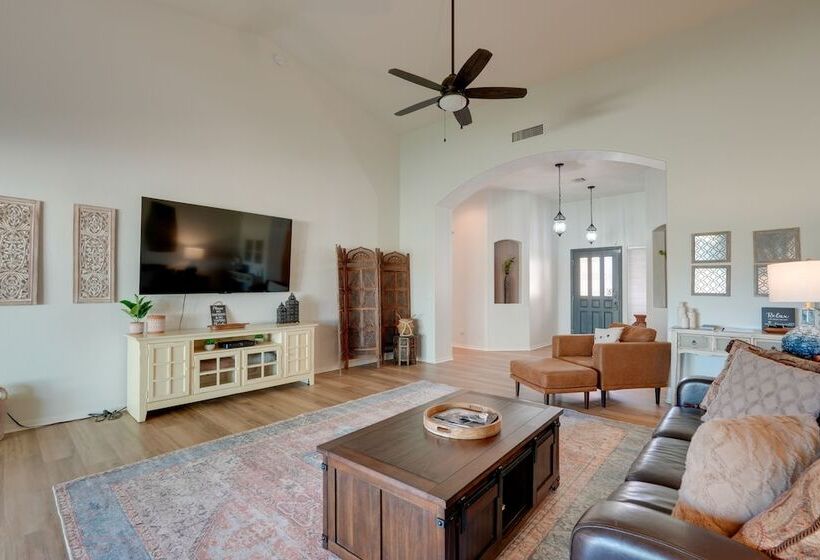 Spanish Style Glendale Home W/ Golf Course Views!