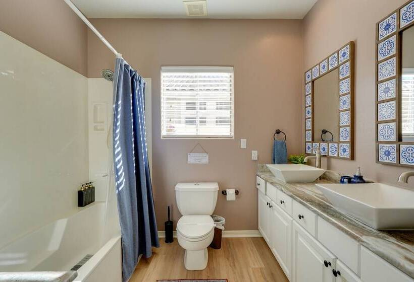 Spanish Style Glendale Home W/ Golf Course Views!