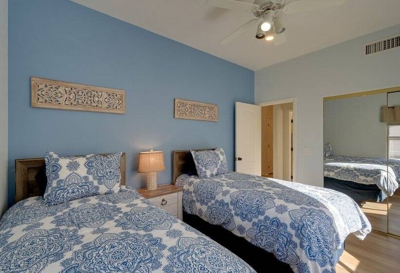 Spanish Style Glendale Home W/ Golf Course Views!