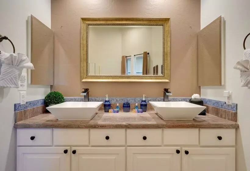 Spanish Style Glendale Home W/ Golf Course Views!