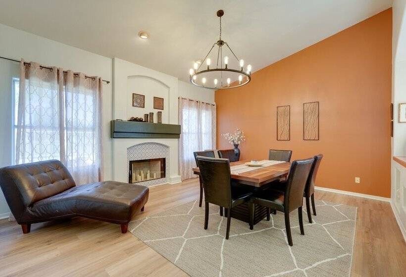 Spanish Style Glendale Home W/ Golf Course Views!