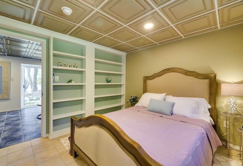 Luxe Lake House W/ Private Beach In Pocono Summit