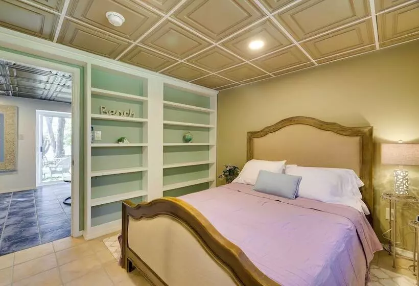 Luxe Lake House W/ Private Beach In Pocono Summit