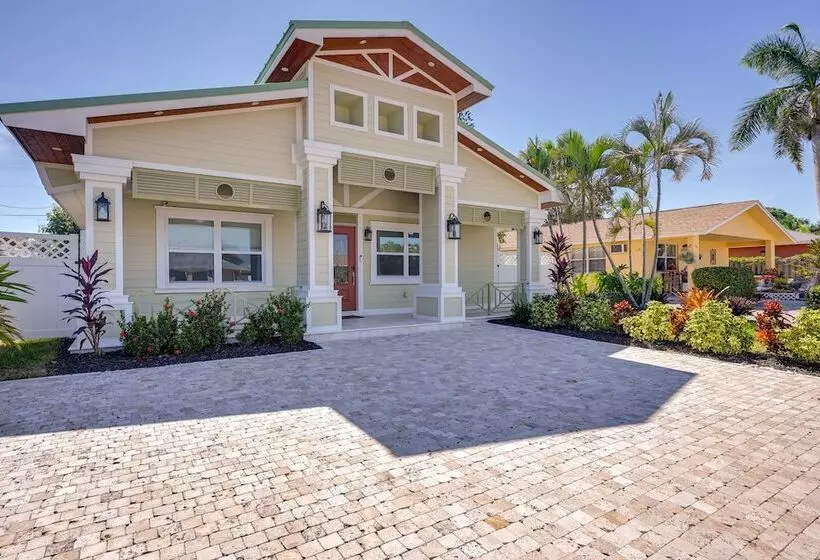 Updated Naples Retreat W/ Private Pool & Patio!