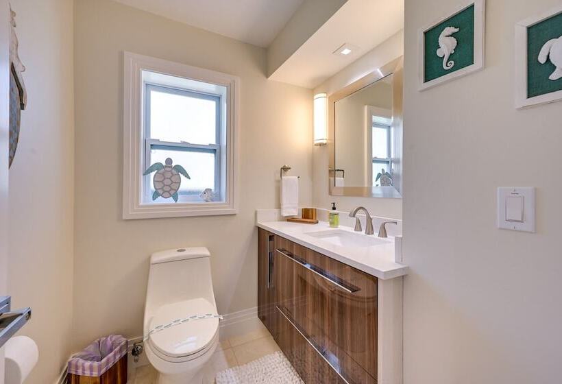 Updated Naples Retreat W/ Private Pool & Patio!