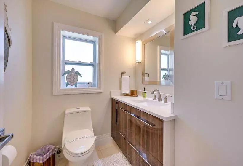 Updated Naples Retreat W/ Private Pool & Patio!