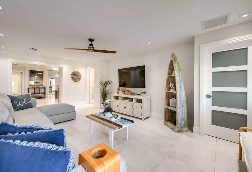 Updated Naples Retreat W/ Private Pool & Patio!