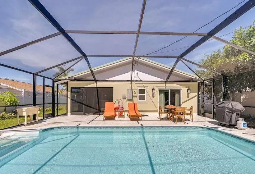 Updated Naples Retreat W/ Private Pool & Patio!