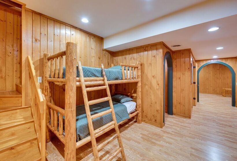 Waterfront Sugar River Cabin W/ Dock & Game Room!