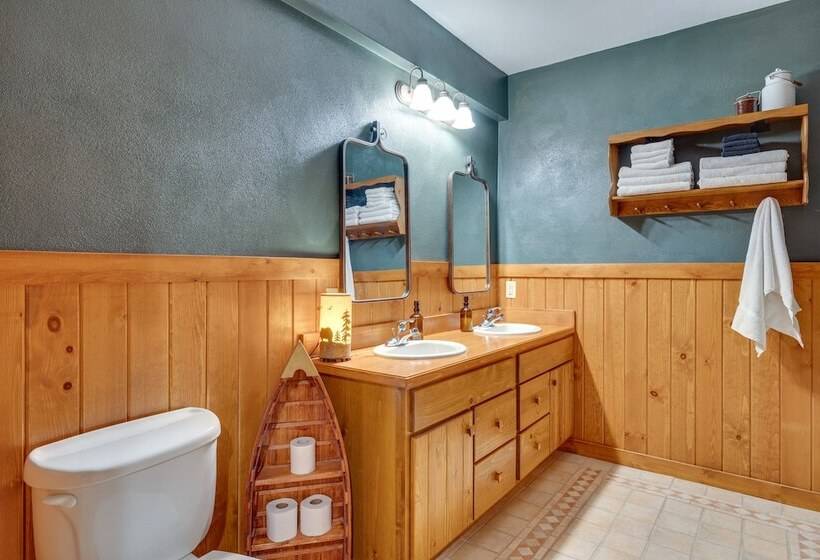 Waterfront Sugar River Cabin W/ Dock & Game Room!