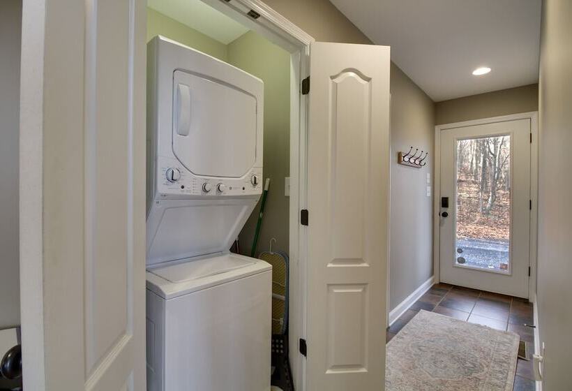 Wintergreen Resort Home: Close To Slopes & Trails