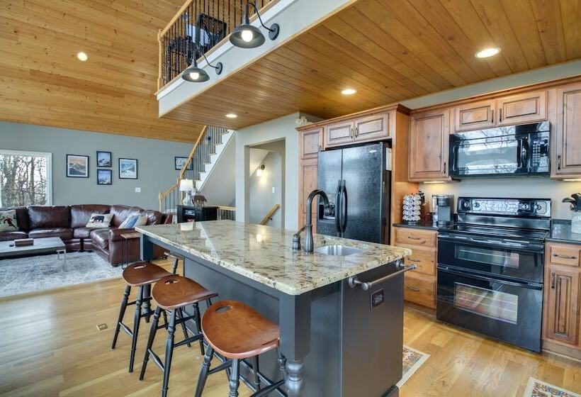 Wintergreen Resort Home: Close To Slopes & Trails