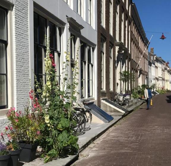 ベッドアンドブレックファースト De Carper