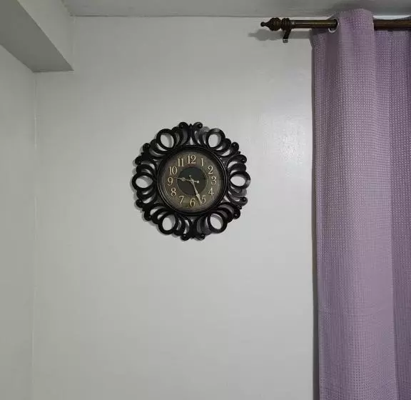 Bed and Breakfast Tranquil Cool Studio Condo Mactan Cebu