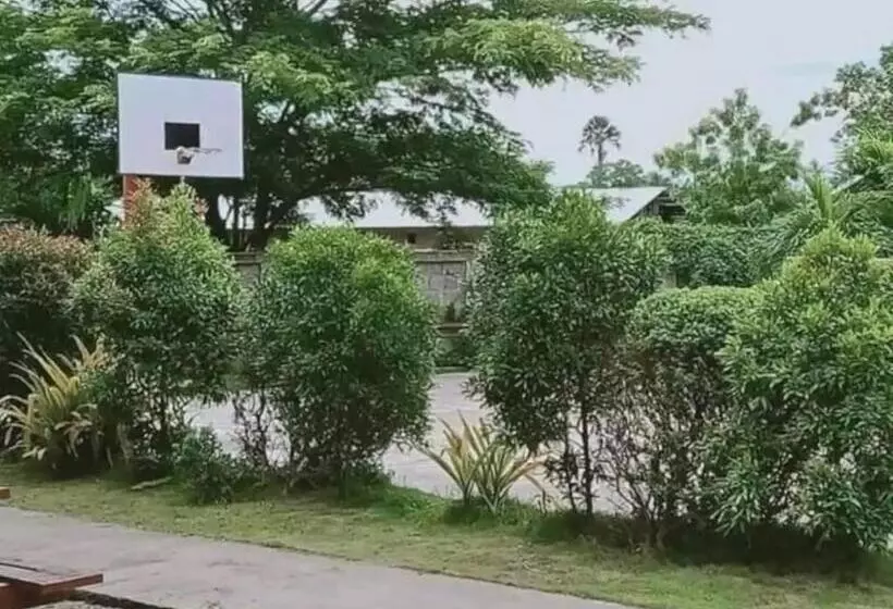 Bed and Breakfast Tranquil Cool Studio Condo Mactan Cebu