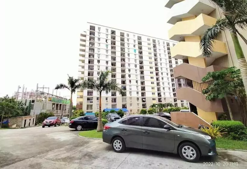 Bed and Breakfast Tranquil Cool Studio Condo Mactan Cebu