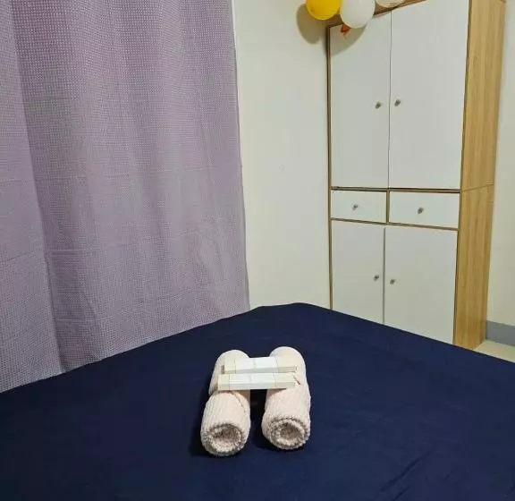 Bed and Breakfast Tranquil Cool Studio Condo Mactan Cebu
