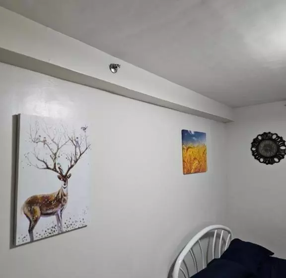 Bed and Breakfast Tranquil Cool Studio Condo Mactan Cebu