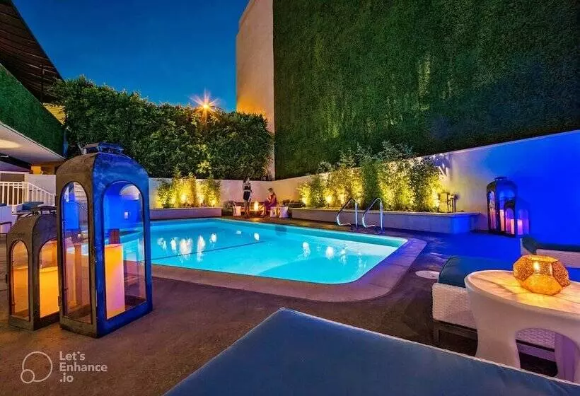 هتل Arena By Trend