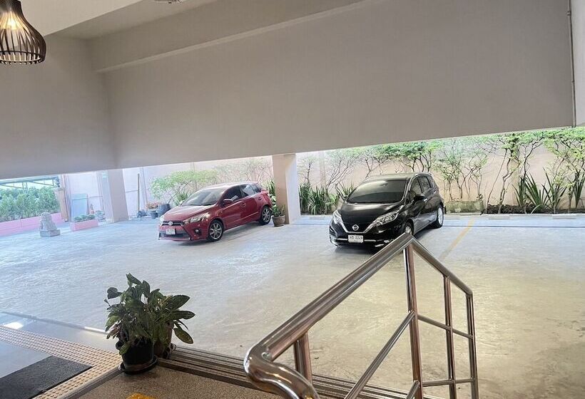 فندق Nanthana Villa